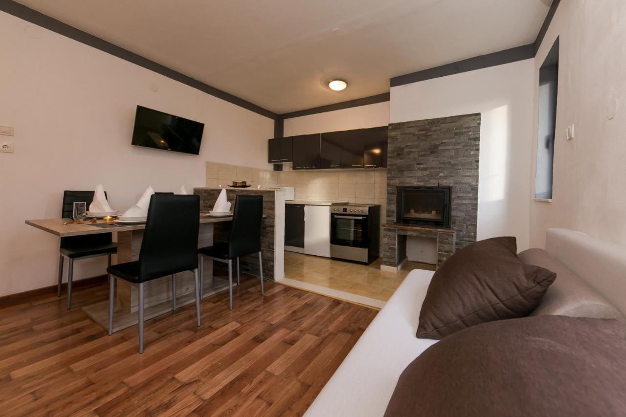 Apartments Vukman Trogir Eksteriør billede